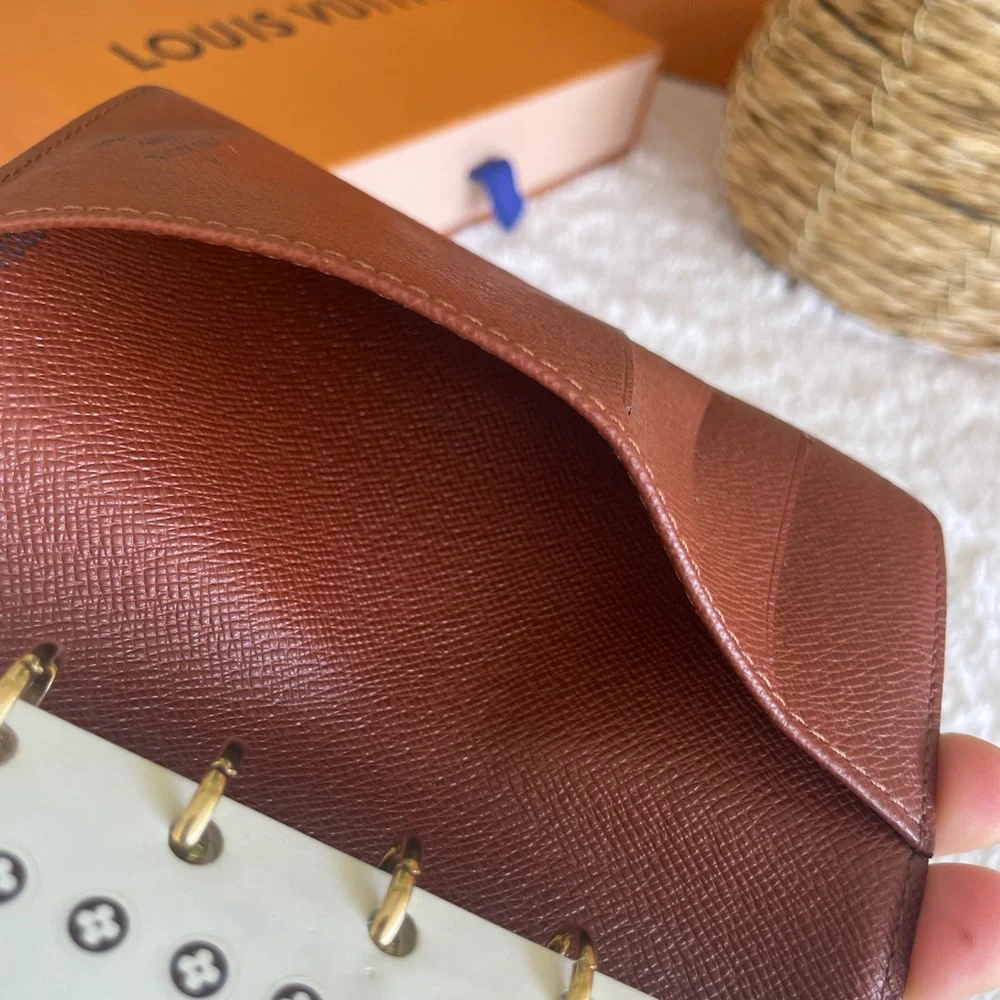 Louis Vuitton agenda pm size🤎🤎🤎🤎💜💜💜